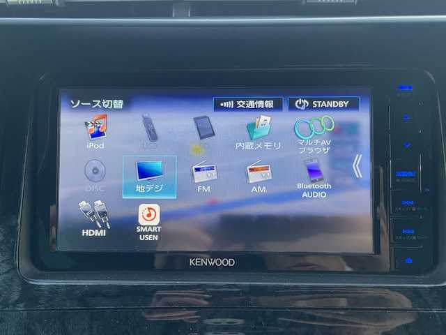 トヨタ プリウス G ツーリングセレクション 静岡県 2012(平24)年 8.8万km ホワイトパールクリスタルシャイン 社外KENWOODナビ（Bluetooth/CD/DVD)/バックカメラ/クルーズコントロール/ETC/LEDヘッドライト/オートライト/横滑り防止装置/ウィンカーミラー/電動格納ミラー/プッシュスタート/社外15inAW/トノカバー/ドアバイザー/スペアキー１/ノーマルサス積載/保証書/取扱説明書