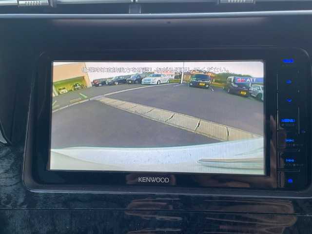 トヨタ プリウス G ツーリングセレクション 静岡県 2012(平24)年 8.8万km ホワイトパールクリスタルシャイン 社外KENWOODナビ（Bluetooth/CD/DVD)/バックカメラ/クルーズコントロール/ETC/LEDヘッドライト/オートライト/横滑り防止装置/ウィンカーミラー/電動格納ミラー/プッシュスタート/社外15inAW/トノカバー/ドアバイザー/スペアキー１/ノーマルサス積載/保証書/取扱説明書