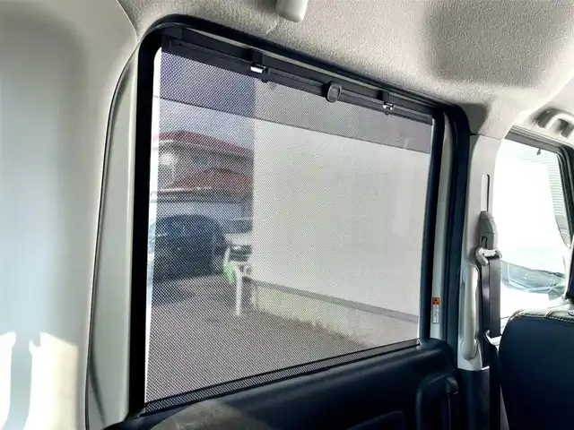 スズキ スペーシア カスタム Z 三重県 2017(平29)年 7.4万km ピュアホワイトP (株)IDOMが運営する【じしゃロン四日市店】の自社ローン対象車両になります。こちらは現金ご利用時の価格です。自社ローンご希望の方は別途その旨お申付け下さい。/純正SDナビ（CD/DVD/AM/FM）/バックカメラ/両側パワースライドドア/純正14インチAW/ETC/スマートキー/プッシュスタート/純正フロアマット/ステアリングスイッチ