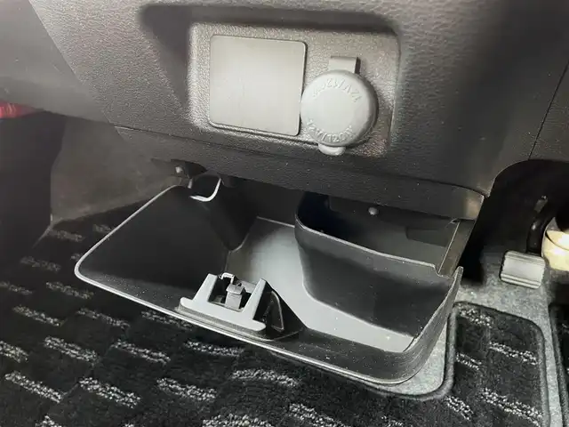 スズキ スペーシア カスタム Z 三重県 2017(平29)年 7.4万km ピュアホワイトP (株)IDOMが運営する【じしゃロン四日市店】の自社ローン対象車両になります。こちらは現金ご利用時の価格です。自社ローンご希望の方は別途その旨お申付け下さい。/純正SDナビ（CD/DVD/AM/FM）/バックカメラ/両側パワースライドドア/純正14インチAW/ETC/スマートキー/プッシュスタート/純正フロアマット/ステアリングスイッチ