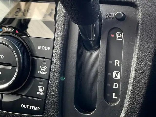 スズキ スペーシア カスタム Z 三重県 2017(平29)年 7.4万km ピュアホワイトP (株)IDOMが運営する【じしゃロン四日市店】の自社ローン対象車両になります。こちらは現金ご利用時の価格です。自社ローンご希望の方は別途その旨お申付け下さい。/純正SDナビ（CD/DVD/AM/FM）/バックカメラ/両側パワースライドドア/純正14インチAW/ETC/スマートキー/プッシュスタート/純正フロアマット/ステアリングスイッチ