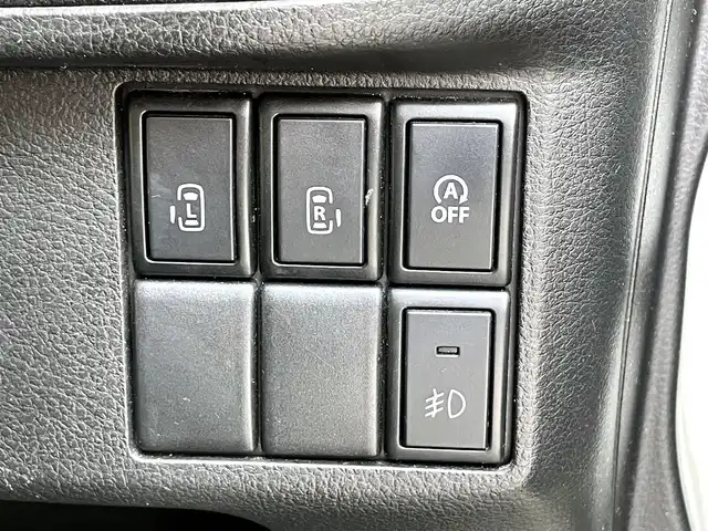 スズキ スペーシア カスタム Z 三重県 2017(平29)年 7.4万km ピュアホワイトP (株)IDOMが運営する【じしゃロン四日市店】の自社ローン対象車両になります。こちらは現金ご利用時の価格です。自社ローンご希望の方は別途その旨お申付け下さい。/純正SDナビ（CD/DVD/AM/FM）/バックカメラ/両側パワースライドドア/純正14インチAW/ETC/スマートキー/プッシュスタート/純正フロアマット/ステアリングスイッチ