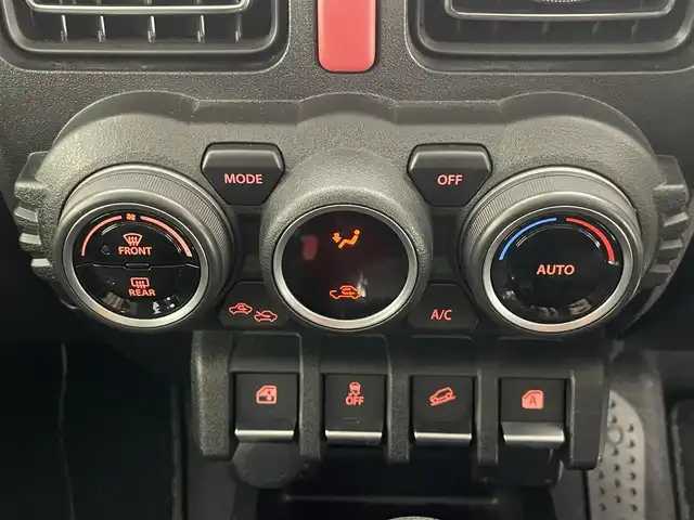 スズキ ジムニー XC 愛知県 2019(令1)年 4万km ジャングルグリーン 社外８型ナビ　バックカメラ　禁煙車　シートヒーター　フルセグＴＶ　Ｂｌｕｅｔｏｏｔｈ　ＤＶＤ　ドラレコ　ＥＴＣ　デュアルセンサーブレーキ　衝突軽減　クルコン　ＬＥＤオートライト　フォグ　フロアマット