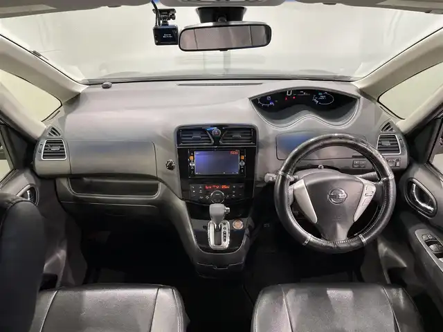 日産 セレナ ハイウェイスター Sハイブリッド 愛知県 2014(平26)年 8万km ダイヤモンドブラック 純正ＳＤナビ　/(Bluetooth/フルセグTV/SD/CD・DVD再生/iPod)/純正フリップダウンモニター　/両側パワースライドドア　/ビルトインＥＴＣ　/レザー調シートカバー　/バックカメラ　/ドライブレコーダー　/ＬＥＤヘッドライト　/クルーズコントロール　/フォグランプ/純正15インチアルミホイール/純正フロアマット/プッシュスタート/　　-スマートキー