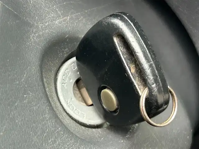 スズキ ジムニー ランドベンチャー 静岡県 2007(平19)年 5.3万km ブルーイッシュブラックパール3 CDオーディオ（FM/AM/CD/MD）/ETC/D席シートヒーター/ヘットライトレベライザー/純正フロアマット/純正マッドガード/電動格納ミラー/ドアバイザー/純正16インチAW