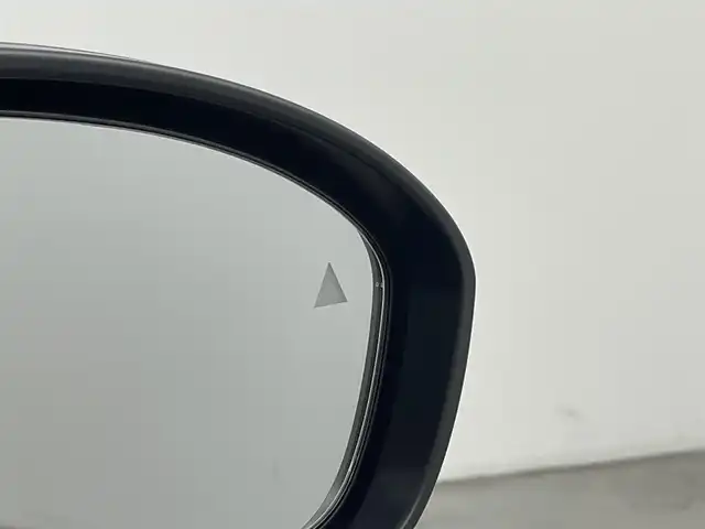 日産 ノート オーテック クロスオーバー 福岡県 2022(令4)年 0.9万km オーロラフレアブルーパール 純正９型ナビ／フルセグＴＶ　/全方位カメラ　/ワイヤレス充電　/ドラレコ　/ビルトインＥＴＣ２．０　/デジタルインナーミラー　/コーナーセンサー　/エマージェンシーブレーキ　/レーンキープ　/ＢＳＷ　/純正１６インチＡＷ