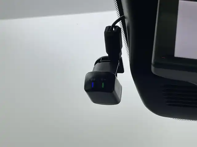 日産 ノート オーテック クロスオーバー 福岡県 2022(令4)年 0.9万km オーロラフレアブルーパール 純正９型ナビ／フルセグＴＶ　/全方位カメラ　/ワイヤレス充電　/ドラレコ　/ビルトインＥＴＣ２．０　/デジタルインナーミラー　/コーナーセンサー　/エマージェンシーブレーキ　/レーンキープ　/ＢＳＷ　/純正１６インチＡＷ