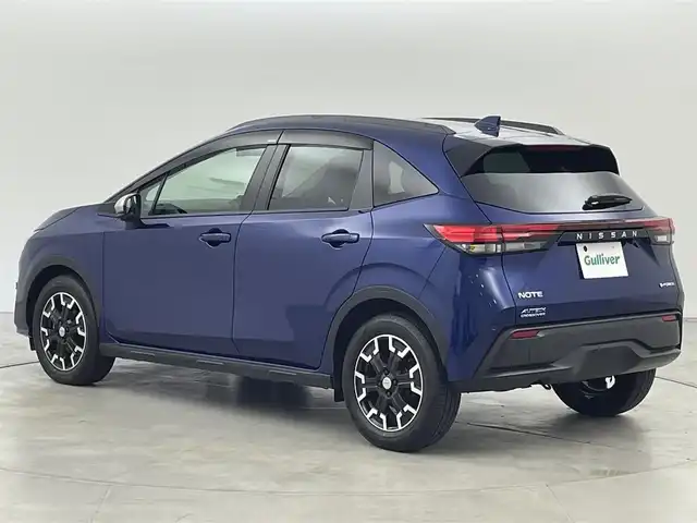 日産 ノート オーテック クロスオーバー 福岡県 2022(令4)年 0.9万km オーロラフレアブルーパール 純正９型ナビ／フルセグＴＶ　/全方位カメラ　/ワイヤレス充電　/ドラレコ　/ビルトインＥＴＣ２．０　/デジタルインナーミラー　/コーナーセンサー　/エマージェンシーブレーキ　/レーンキープ　/ＢＳＷ　/純正１６インチＡＷ