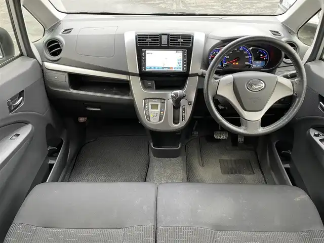 ダイハツ ムーヴ カスタム X LTD 静岡県 2013(平25)年 5.9万km ブライトシルバーメタリック 純正ナビ　/・ＴＶ/・CD再生　/・ＡＵＸ入力端子　/・ＵＳＢ入力端子　/プッシュスタート　/スマートキー　/ベンチシート　/フロアマット　/純正アルミホイール　/ＬＥＤオートライト