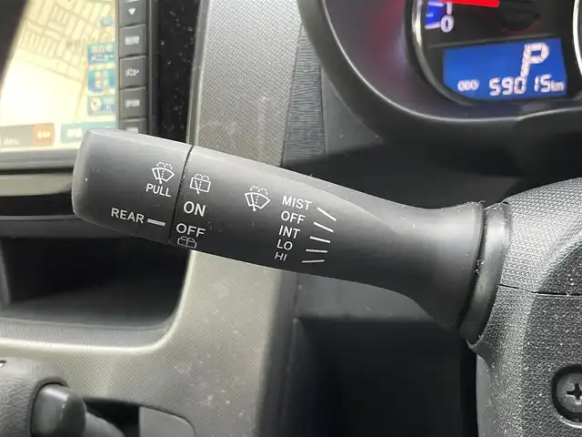 ダイハツ ムーヴ カスタム X LTD 静岡県 2013(平25)年 5.9万km ブライトシルバーメタリック 純正ナビ　/・ＴＶ/・CD再生　/・ＡＵＸ入力端子　/・ＵＳＢ入力端子　/プッシュスタート　/スマートキー　/ベンチシート　/フロアマット　/純正アルミホイール　/ＬＥＤオートライト