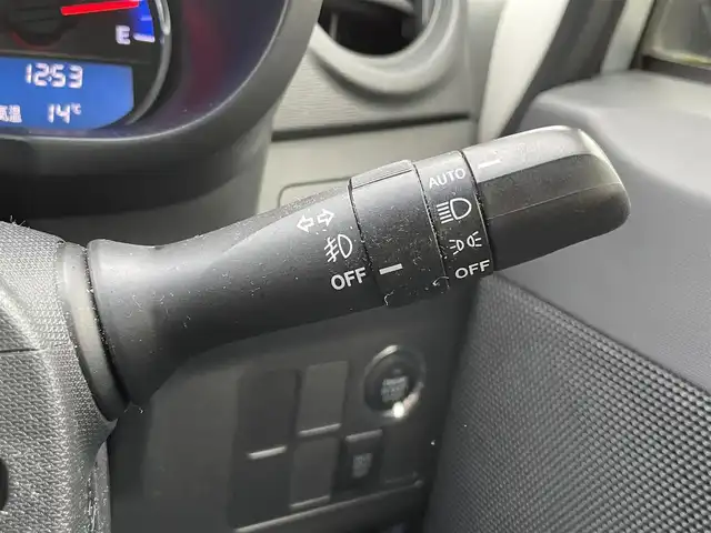 ダイハツ ムーヴ カスタム X LTD 静岡県 2013(平25)年 5.9万km ブライトシルバーメタリック 純正ナビ　/・ＴＶ/・CD再生　/・ＡＵＸ入力端子　/・ＵＳＢ入力端子　/プッシュスタート　/スマートキー　/ベンチシート　/フロアマット　/純正アルミホイール　/ＬＥＤオートライト