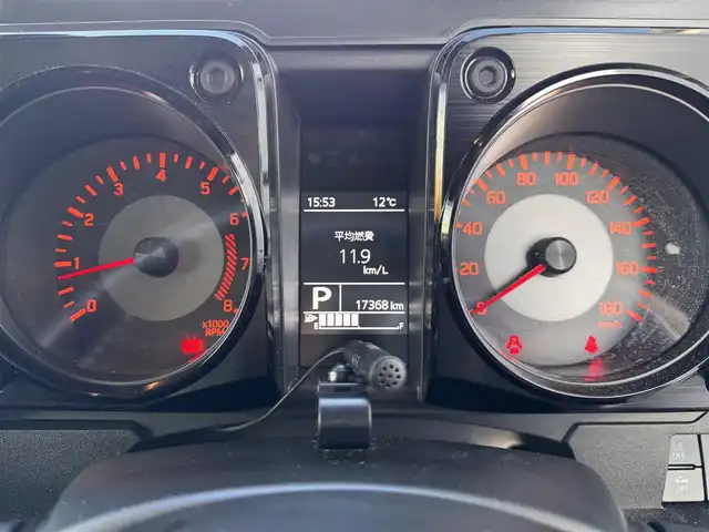 スズキ ジムニー シエラ JC 奈良県 2023(令5)年 1.8万km ジャングルグリーン carrozzeriaディスプレイオーディオ/（BT/AppleCarPlay/AndroidAut）/レーダークルズコントロール/バックカメラ/衝突軽減システム/レーンキープアシスト/前席シートヒーター/ルーフキャリア/デジタルインナーミラー/ステアリングスイッチ/LEDヘッドライト/オートライト/ヘッドライトウォッシャー/ETC/前後ドライブレコーダー/純正15インチAW/保証書/取り扱い説明書/スペアキーX1