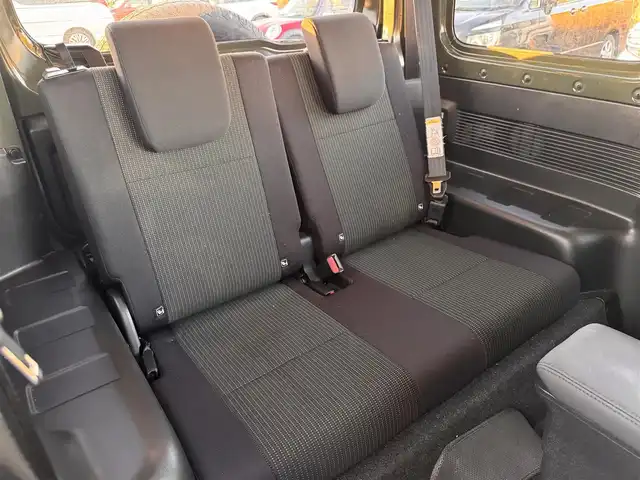 スズキ ジムニー シエラ JC 奈良県 2023(令5)年 1.8万km ジャングルグリーン carrozzeriaディスプレイオーディオ/（BT/AppleCarPlay/AndroidAut）/レーダークルズコントロール/バックカメラ/衝突軽減システム/レーンキープアシスト/前席シートヒーター/ルーフキャリア/デジタルインナーミラー/ステアリングスイッチ/LEDヘッドライト/オートライト/ヘッドライトウォッシャー/ETC/前後ドライブレコーダー/純正15インチAW/保証書/取り扱い説明書/スペアキーX1