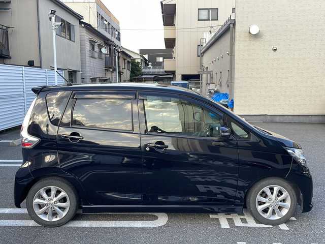 日産 デイズ ハイウェイスターX 大阪府 2017(平29)年 7.5万km ブラック /登録時走行距離/　　　　　　　74649キロ/ワンオーナー/アイドリングストップ/アランドビューモニター/オートライト/ETC/新車時整備手帳/　　【保証書】/取扱説明書/