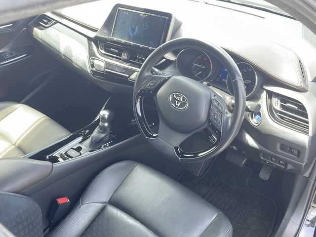 トヨタ Ｃ－ＨＲ G 山口県 2016(平28)年 6.1万km ブラックマイカ 純正メモリナビ/(CD/DVD/Bluetooth/フルセグTV)/バックカメラ/ETC/衝突軽減ブレーキ/レーンキープアシスト/ブラインドスポットモニター/レーダークルーズコントロール/モデリスタエアロ/ステアリングスイッチ/レザーシート/前席シートヒーター/オートライト/オートハイビーム/フォグランプ/プッシュスタート/スマートキー×２/モデリスタアルミホイール/純正フロアマット/取扱説明書/保証書/記録簿