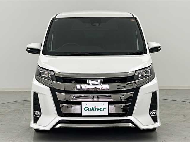トヨタ ノア Si 宮城県 2018(平30)年 8万km ホワイトパールクリスタルシャイン トヨタセーフティセンス/・プリクラッシュセーフティ/・クルーズコントロール/・レーンディパーチャーアラート/・オートハイビーム/純正ナビ（NSZN-Z68T）/・フルセグTV/・BT.SD.CD/DVD/バックカメラ/片側パワースライド/ETC/ステアリングスイッチ/プッシュスタート/スマートキー×2/社外AW/LEDヘッドライト/LEDフォグ/スタッドレスタイヤ積込（純正AW付き）/アイドリングストップ