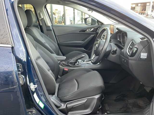 マツダ アクセラ スポーツ 15S 新潟県 2014(平26)年 6.8万km ディープクリスタルブルーマイカ ワンオーナー/RAYS18インチアルミ/純正メモリナビ（フルセグ/DVD/BT/SD/USB）/ビルトインETC/アイドリングストップ/革巻きステアリング/ステアリングスイッチ/HIDヘッドライト/フォグランプ/フロアマット/トノカバー/ウィンカーミラー/スマートキー×２/プッシュスタート/純正AW付スタッドレス積込（205/60R16 5分山）/保証書/取扱説明書