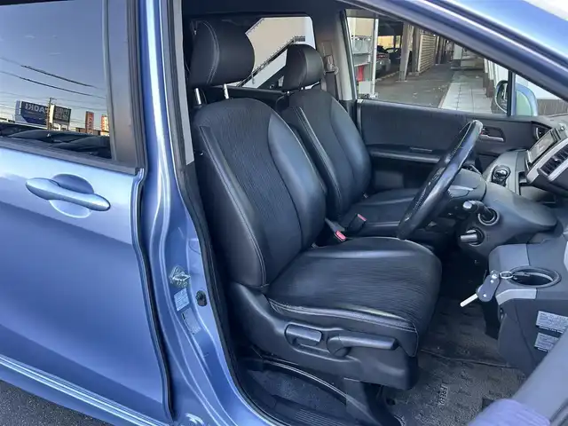 ホンダ フリード ハイブリット ジャストセレクション 静岡県 2013(平25)年 12万km プレミアムブルーオパールメタリック ストラーダナビ/CD/DVD/Bluetooth/クルーズコントロール/両側パワースライドドア/フルセグ/ドライブレコーダー/純正フロアマット/純正アルミホイール/ハーフレザーシート/ETC