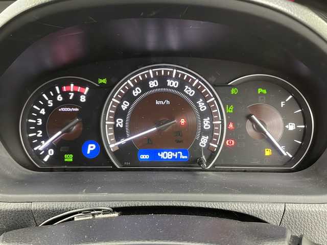 トヨタ エスクァイア Gi 熊本県 2021(令3)年 4.1万km ホワイトパールクリスタルシャイン ・社外ALPINEナビＤＴＶ（Ｘ９ＮＸ）/・CD/DVD/SD/BT/USB/フルセグ/・バックカメラ/・ALPINEフリップダウンモニター/・両側パワースライドア/・合皮シート/・シートヒーター/・ビルトインETC/・ウッドコンビハンドル/・LEDライト/・オートライト/・オートＨビーム/・フォグ/・コーナーセンサー/・トヨタセーフティセンス/・プリクラッシュセーフティシステム/・レーンディパーチャーアラート/・アダプティブハイビームシステム/・ドアバイザー/・スマートキー/・スペアキー×１