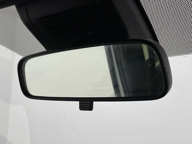 トヨタ エスクァイア Gi 熊本県 2021(令3)年 4.1万km ホワイトパールクリスタルシャイン ・社外ALPINEナビＤＴＶ（Ｘ９ＮＸ）/・CD/DVD/SD/BT/USB/フルセグ/・バックカメラ/・ALPINEフリップダウンモニター/・両側パワースライドア/・合皮シート/・シートヒーター/・ビルトインETC/・ウッドコンビハンドル/・LEDライト/・オートライト/・オートＨビーム/・フォグ/・コーナーセンサー/・トヨタセーフティセンス/・プリクラッシュセーフティシステム/・レーンディパーチャーアラート/・アダプティブハイビームシステム/・ドアバイザー/・スマートキー/・スペアキー×１