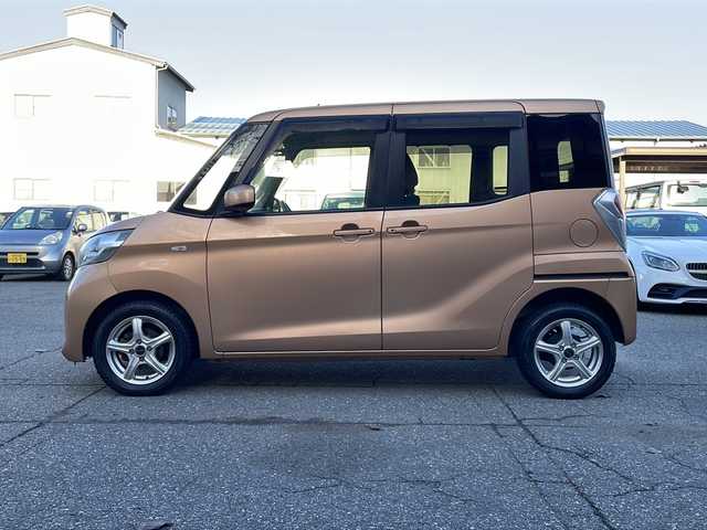 日産 デイズ ルークス X Vセレ +SeftyⅡ 福井県 2015(平27)年 6.4万km ピンクゴールドM 登録時走行距離６３５６９ｋｍ/ワンオーナー/プリクラッシュセーフティ/アラウンドビューモニター/純正メモリナビゲーション/（CD/DVD/BT）/フルセグテレビ/片側パワースライドドア/リアサーキュレーター/シートヒーター/社外14インチアルミホイール/ライトレベライザー/アイドリングストップ/電動格納ミラー/プッシュスタート/スマートキー/取扱説明書/保証書