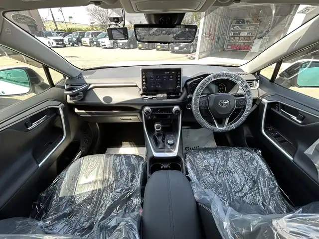 トヨタ ＲＡＶ４ G Zパッケージ 青森県 2021(令3)年 3.1万km ホワイトパールクリスタルシャイン ・4WD/・純正ディスプレイナビ/・フルセグTV/・USB/Bluetooth/・全方位カメラ/・デジタルインナーミラー/・パワーバックドア/・プッシュスタート/・スマートキー/・横滑り防止/・レーンキープアシスト/・パワーシート（D）/・ハンドルヒーター/・シートヒーター/・ドライブレコーダー（前後）/・レーダークルーズコントロール/・オートライト/・オートマチックハイビーム/・ダウンヒルコントロール/・純正フロアマット/・夏タイヤ車載（純正AW付）