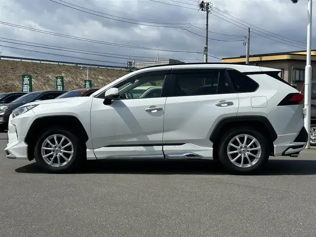トヨタ ＲＡＶ４ G Zパッケージ 青森県 2021(令3)年 3.1万km ホワイトパールクリスタルシャイン ・4WD/・純正ディスプレイナビ/・フルセグTV/・USB/Bluetooth/・全方位カメラ/・デジタルインナーミラー/・パワーバックドア/・プッシュスタート/・スマートキー/・横滑り防止/・レーンキープアシスト/・パワーシート（D）/・ハンドルヒーター/・シートヒーター/・ドライブレコーダー（前後）/・レーダークルーズコントロール/・オートライト/・オートマチックハイビーム/・ダウンヒルコントロール/・純正フロアマット/・夏タイヤ車載（純正AW付）