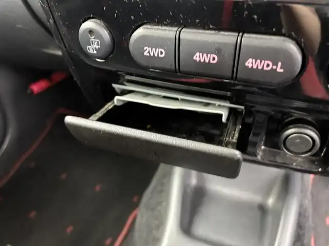 スズキ ジムニー クロスアドベンチャー 富山県 2014(平26)年 4.3万km クエーサーグレーメタリック 4WD/黒革シート/運転席シートヒーター /社外オーディオ（FH-580）（CD）/キーレス /フォグ/純正マット/電格ミラー/保証書、取説/スペアキー（板キー）