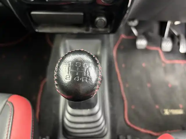 スズキ ジムニー クロスアドベンチャー 富山県 2014(平26)年 4.3万km クエーサーグレーメタリック 4WD/黒革シート/運転席シートヒーター /社外オーディオ（FH-580）（CD）/キーレス /フォグ/純正マット/電格ミラー/保証書、取説/スペアキー（板キー）