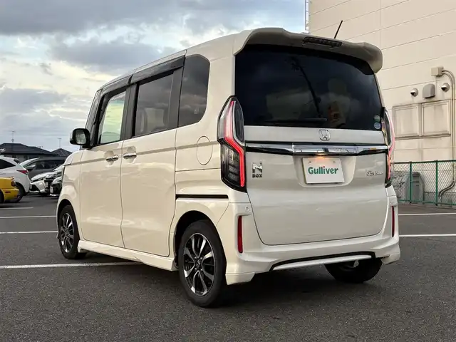 ホンダ Ｎ ＢＯＸ カスタム G EX ホンダセンシング 大分県 2018(平30)年 7.1万km パール ・純正ナビ(CD/DVD/BT/SD)/・フルセグテレビ/・バックカメラ/・衝突軽減/・コーナーセンサー/・片側パワースライド/・オートハイビーム/・ETC/・スマートキー/・プッシュスタート