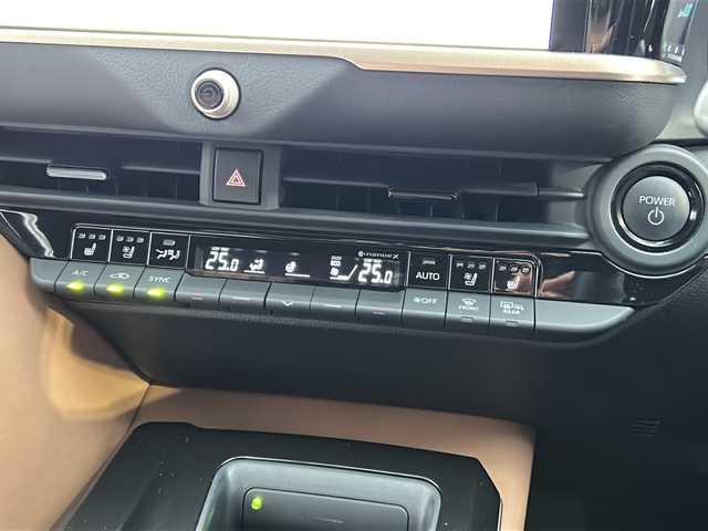 トヨタ クラウン スポーツ Z 広島県 2024(令6)年 1万km ブラック 禁煙車/パノラマルーフ/トヨタセーフティセンス/・プリクラッシュセーフティ/・緊急時操舵支援/FCTA/LCA/・LTA/LDA/・AHS/・RSA/・ドライバー異常時対応システム/・PDA/・TMN/BSM/SEA/HUD/パーキングサポートブレーキ/ドライブレコーダー（前後）/トヨタチームメイト/パーキングサポートブレーキ/12.3ディスプレイオーディオPlus/・フルセグ/USB/Bluetooth/スマホ連携/トヨタプレミアムサウンドシステム/パノラミックビューモニター/LEDヘッドライト/ヘッドランプクリーナー/デジタルインナーミラー/カメラ洗浄機能（バックカメラ）/革巻きステアリング/ステアリングヒーター/タッチセンサー/電動パーキング/ブレーキホールド/ハンズフリーパワーバックドア/本革シート/前席シートヒーター/ベンチレーション/パワーシート/D席シートメモリー/ETC2.0/ワイヤレス充電/AC100V1500W電源/スマートキー/プッシュスタート/スペアキー/純正フロアマット/純正21インチアルミホイール