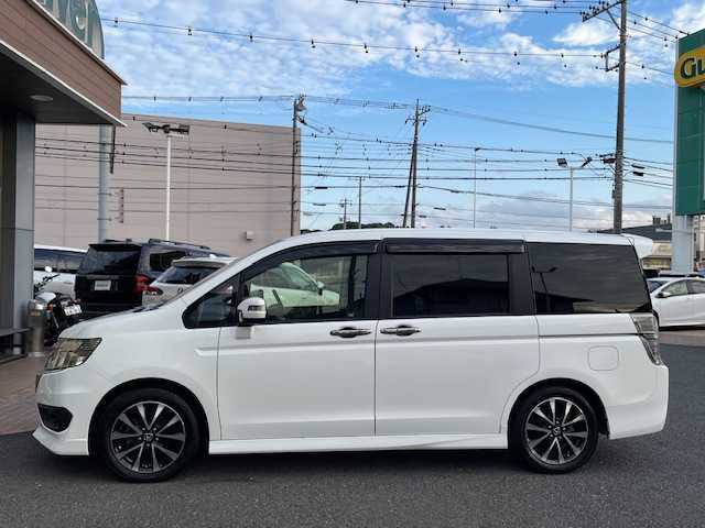 ホンダ ステップワゴン スパーダ Z クールスピリット 埼玉県 2012(平24)年 5.8万km ホワイトオーキッドパール 純正ナビ（Ｂｌｕｅｔｏｏｔｈ、ＣＤ、ＤＶＤ、フルセグＴＶ）/バックカメラ/ＥＴＣ/ワンオーナー/純正アルミ/両側パワスラ/ＬＥＤヘッド/クルコン/後席モニター/ハーフレザーシート/純正フロアマット/アイドリングストップ/三列シート/ウォークスルー/横滑り防止装置/ダブルエアバッグ/オートライト/盗難防止装置/ナビ取扱説明書/保証書/取扱説明書/スペアキー