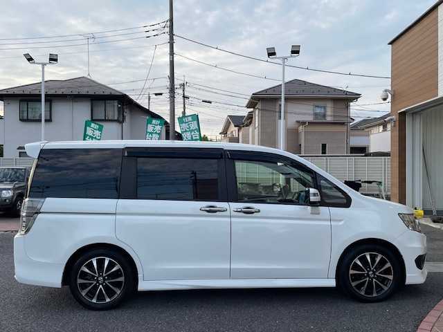 ホンダ ステップワゴン スパーダ Z クールスピリット 埼玉県 2012(平24)年 5.8万km ホワイトオーキッドパール 純正ナビ（Ｂｌｕｅｔｏｏｔｈ、ＣＤ、ＤＶＤ、フルセグＴＶ）/バックカメラ/ＥＴＣ/ワンオーナー/純正アルミ/両側パワスラ/ＬＥＤヘッド/クルコン/後席モニター/ハーフレザーシート/純正フロアマット/アイドリングストップ/三列シート/ウォークスルー/横滑り防止装置/ダブルエアバッグ/オートライト/盗難防止装置/ナビ取扱説明書/保証書/取扱説明書/スペアキー