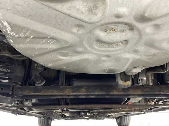 トヨタ プリウス S 沖縄県 2011(平23)年 12.1万km ブラック 禁煙車/社外ナビ/・ＣＤ／ＤＶＤ／Ｂｌｕｅｔｏｏｔｈ／フルセグＴＶ/バックカメラ/ビルトインＥＴＣ/ステアリングスイッチ/電動格納ミラー/ウィンカーミラー/フォグライト/スペアキー１本/横滑り防止装置機能/ABS/保証書