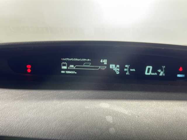 トヨタ プリウス S 沖縄県 2011(平23)年 12.1万km ブラック 禁煙車/社外ナビ/・ＣＤ／ＤＶＤ／Ｂｌｕｅｔｏｏｔｈ／フルセグＴＶ/バックカメラ/ビルトインＥＴＣ/ステアリングスイッチ/電動格納ミラー/ウィンカーミラー/フォグライト/スペアキー１本/横滑り防止装置機能/ABS/保証書