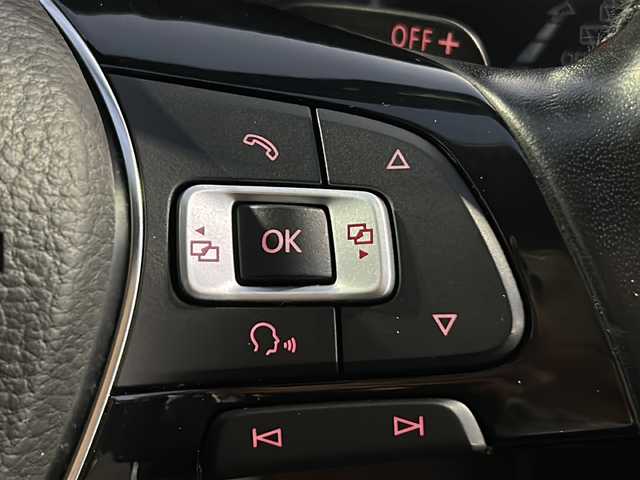 フォルクスワーゲン シャラン TSIハイライン 茨城県 2017(平29)年 7.9万km ピュアホワイト 純正メモリナビ/(地デジTV・CD・DVD・BT・ラジオ再生)/両側パワースライドドア/追従式クルーズコントロール/レーンアシスト/衝突軽減ブレーキ/コーナーセンサー/ブラインドスポットモニター/ハーフレザーシート/バックカメラ/ETC/オートライト/LEDヘッドライト/純正17inアルミホイール/純正フロアマット/スマートキー/取扱説明書/保証書