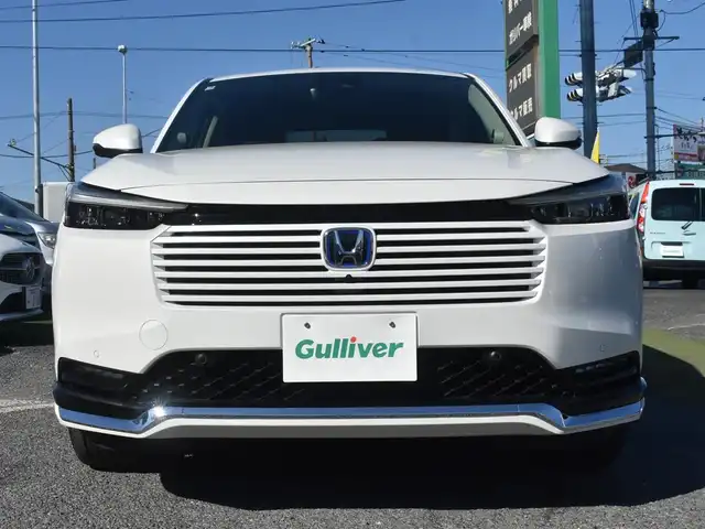 ホンダ ヴェゼル ハイブリッド e:HEV Z 神奈川県 2025(令7)年 0.3万km プラチナホワイトパール ワンオーナー/HONDAコネクトディスプレイ/：9インチワイドディスプレイ/：ビルトインETC2.0/：ワイヤレス充電器/：全方位モニター/：フルセグTV/：Bluetoothオーディオ/：TVキャンセラー/：ナビキャンセラー/HONDAセンシング/：安全運転支援パッケージ/フルLEDヘッドランプ/：オートレベリング機構/：LEDアクティブコーナリングライト/：シーケンシャルターンランプ/純正18インチアルミホイール/左右独立温度調整オートエアコン/ハンズフリーパワーバックドア/トノカバー/純正フロアマット/：ドアバイザー/シートヒーター（前席）/ーーーーーーーーーーーーーーーーーーーーーーーー/保証書/取扱説明書/スペアスマートキー×1本