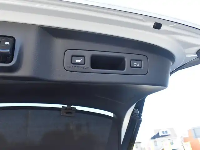 ホンダ ヴェゼル ハイブリッド e:HEV Z 神奈川県 2025(令7)年 0.3万km プラチナホワイトパール ワンオーナー/HONDAコネクトディスプレイ/：9インチワイドディスプレイ/：ビルトインETC2.0/：ワイヤレス充電器/：全方位モニター/：フルセグTV/：Bluetoothオーディオ/：TVキャンセラー/：ナビキャンセラー/HONDAセンシング/：安全運転支援パッケージ/フルLEDヘッドランプ/：オートレベリング機構/：LEDアクティブコーナリングライト/：シーケンシャルターンランプ/純正18インチアルミホイール/左右独立温度調整オートエアコン/ハンズフリーパワーバックドア/トノカバー/純正フロアマット/：ドアバイザー/シートヒーター（前席）/ーーーーーーーーーーーーーーーーーーーーーーーー/保証書/取扱説明書/スペアスマートキー×1本