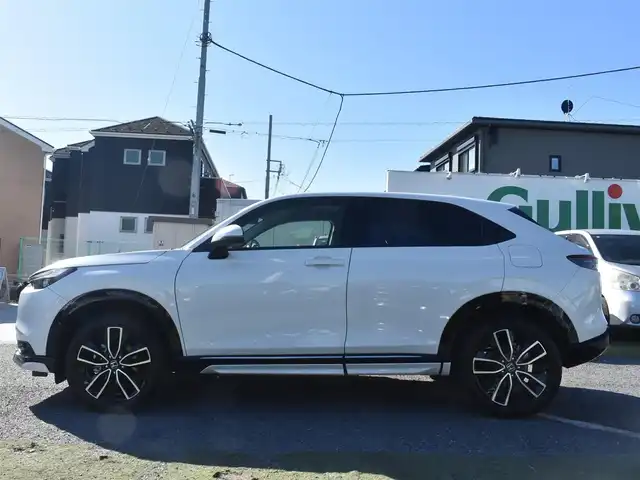 ホンダ ヴェゼル ハイブリッド e:HEV Z 神奈川県 2025(令7)年 0.3万km プラチナホワイトパール ワンオーナー/HONDAコネクトディスプレイ/：9インチワイドディスプレイ/：ビルトインETC2.0/：ワイヤレス充電器/：全方位モニター/：フルセグTV/：Bluetoothオーディオ/：TVキャンセラー/：ナビキャンセラー/HONDAセンシング/：安全運転支援パッケージ/フルLEDヘッドランプ/：オートレベリング機構/：LEDアクティブコーナリングライト/：シーケンシャルターンランプ/純正18インチアルミホイール/左右独立温度調整オートエアコン/ハンズフリーパワーバックドア/トノカバー/純正フロアマット/：ドアバイザー/シートヒーター（前席）/ーーーーーーーーーーーーーーーーーーーーーーーー/保証書/取扱説明書/スペアスマートキー×1本