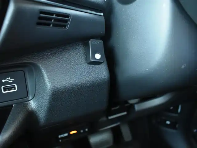 ホンダ ヴェゼル ハイブリッド e:HEV Z 神奈川県 2025(令7)年 0.3万km プラチナホワイトパール ワンオーナー/HONDAコネクトディスプレイ/：9インチワイドディスプレイ/：ビルトインETC2.0/：ワイヤレス充電器/：全方位モニター/：フルセグTV/：Bluetoothオーディオ/：TVキャンセラー/：ナビキャンセラー/HONDAセンシング/：安全運転支援パッケージ/フルLEDヘッドランプ/：オートレベリング機構/：LEDアクティブコーナリングライト/：シーケンシャルターンランプ/純正18インチアルミホイール/左右独立温度調整オートエアコン/ハンズフリーパワーバックドア/トノカバー/純正フロアマット/：ドアバイザー/シートヒーター（前席）/ーーーーーーーーーーーーーーーーーーーーーーーー/保証書/取扱説明書/スペアスマートキー×1本