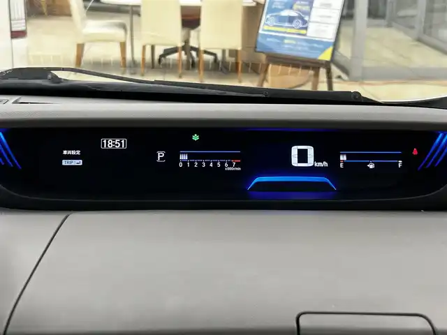 ホンダ フリード G 道央・札幌 2022(令4)年 2.5万km プラチナホワイトパール ・ワンオーナー/・4WD/・純正9インチナビ/・フルセグTV/DVD/CD/SD/BT/・バックカメラ/・純正リヤフリップダウンモニター/・ドライブレコーダー/・両側パワースライドドア/・CMBS/・アダプティブクルーズコントロール/・先行車発進お知らせ/・路外逸脱抑制システム/・レーンキープアシスト/・標識認識機能/・横滑り防止/・ワイパーデアイサー/・ETC/・LEDヘッドライト/・前席シートヒーター/・アイドリングストップ/・プッシュスタート/・スマートキー/・ドアバイザー/・電格ミラー/・ミラーヒーター