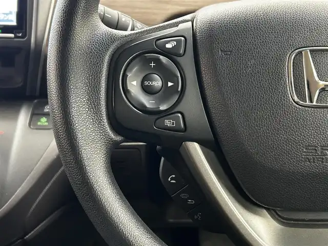 ホンダ フリード G 道央・札幌 2022(令4)年 2.5万km プラチナホワイトパール ・ワンオーナー/・4WD/・純正9インチナビ/・フルセグTV/DVD/CD/SD/BT/・バックカメラ/・純正リヤフリップダウンモニター/・ドライブレコーダー/・両側パワースライドドア/・CMBS/・アダプティブクルーズコントロール/・先行車発進お知らせ/・路外逸脱抑制システム/・レーンキープアシスト/・標識認識機能/・横滑り防止/・ワイパーデアイサー/・ETC/・LEDヘッドライト/・前席シートヒーター/・アイドリングストップ/・プッシュスタート/・スマートキー/・ドアバイザー/・電格ミラー/・ミラーヒーター