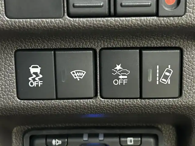 ホンダ フリード G 道央・札幌 2022(令4)年 2.5万km プラチナホワイトパール ・ワンオーナー/・4WD/・純正9インチナビ/・フルセグTV/DVD/CD/SD/BT/・バックカメラ/・純正リヤフリップダウンモニター/・ドライブレコーダー/・両側パワースライドドア/・CMBS/・アダプティブクルーズコントロール/・先行車発進お知らせ/・路外逸脱抑制システム/・レーンキープアシスト/・標識認識機能/・横滑り防止/・ワイパーデアイサー/・ETC/・LEDヘッドライト/・前席シートヒーター/・アイドリングストップ/・プッシュスタート/・スマートキー/・ドアバイザー/・電格ミラー/・ミラーヒーター