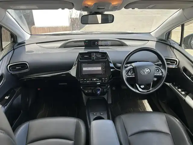 トヨタ プリウス Sツーリングセレクション 静岡県 2020(令2)年 5.7万km アティチュードブラックマイカ ワンオーナー/純正SDナビ（NSZT-W68T）/　CD/DVD/SD/BT/AM/FM/フルセグTV/バックカメラ/トヨタセーフティセンス/レーダークルーズコントロール/黒合皮シート/前席シートヒーター/AC100V/1500W電源/ビルトインETC/純正フロアマット/純正ドアバイザー/電動格納ミラー/LEDヘッドライト/オートハイビーム/スマートキー×２