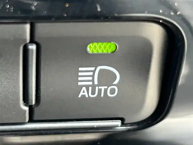 トヨタ プリウス Sツーリングセレクション 静岡県 2020(令2)年 5.7万km アティチュードブラックマイカ ワンオーナー/純正SDナビ（NSZT-W68T）/　CD/DVD/SD/BT/AM/FM/フルセグTV/バックカメラ/トヨタセーフティセンス/レーダークルーズコントロール/黒合皮シート/前席シートヒーター/AC100V/1500W電源/ビルトインETC/純正フロアマット/純正ドアバイザー/電動格納ミラー/LEDヘッドライト/オートハイビーム/スマートキー×２