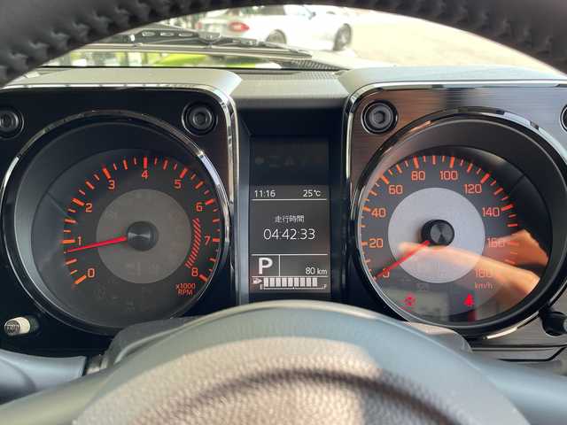 スズキ ジムニー ノマド FC 愛知県 2025(令7)年 0.1千km 白 登録済未使用車/スズキセーフティサポート/レーダークルーズコントロール/シートヒーター/純正アルミホイール/４ＷＤ/LEDヘッドライト/レーンキープアシスト/オートマチックハイビーム/衝突軽減システム/ステアリングスイッチ/スマートキー/プッシュスタート