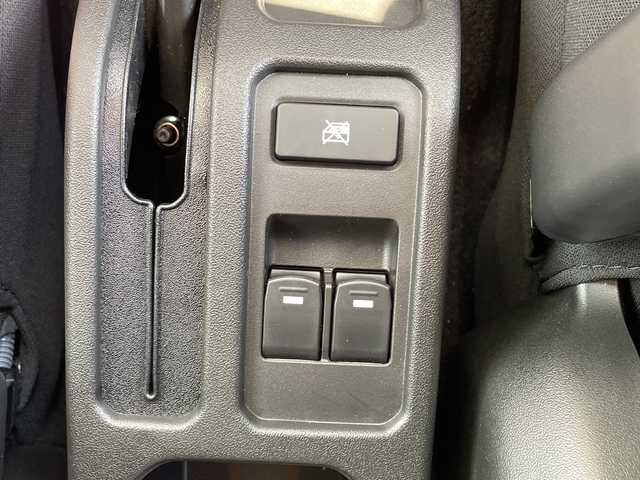 スズキ ジムニー ノマド FC 愛知県 2025(令7)年 0.1千km 白 登録済未使用車/スズキセーフティサポート/レーダークルーズコントロール/シートヒーター/純正アルミホイール/４ＷＤ/LEDヘッドライト/レーンキープアシスト/オートマチックハイビーム/衝突軽減システム/ステアリングスイッチ/スマートキー/プッシュスタート