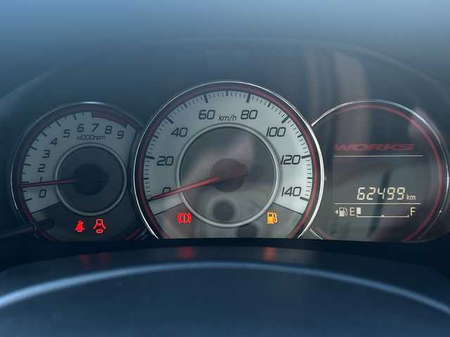 スズキ アルト ワークス 群馬県 2021(令3)年 6.3万km スチールシルバーM ワンオーナー/RECAROシート/5MT/社外SDナビ/　(AM/FM/SD/TV/BT/CD/DVD/USB)/前後ドライブレコーダー/ETC/純正フロアマット/純正ドアバイザー/HKSブローオフバルブ/社外リアタワーバー/社外アーシング/社外フロントスタビリンク(ラルグス製)/MINICON-PRO(シエクル製)/レスポンスリング(シエクル製)/レスポンスジェット(シエクル製)/零1000パワーインテークチャンバー/LCK619ルーフスポイラー/ショックアブソーバー(モンスタースポーツ製)/Defiブーストメーター/ローポジションシートレール(強度証明あり)/社外テールランプ/アルミスポーツペダル/保証書/取扱説明書/スペアキー1