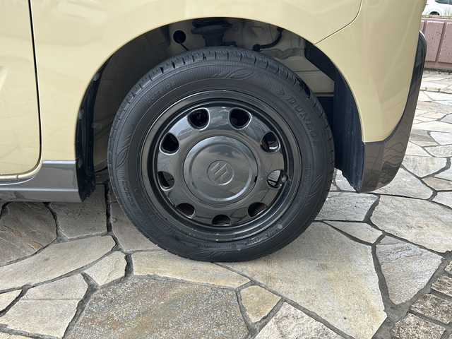 スズキ スペーシア ギア HYBRID XZ 静岡県 2021(令3)年 1.9万km シフォンアイボリーM 純正ナビ/・FM/AM/・SD/・iPod/・フルセグTV/・USB/・Bluetooth/・Memory Music/・CD/DVD/主要装備/・全方位カメラ　/・レーダークルコン/・ヘッドアップディスプレイ/・両側パワースライドドア/・コーナーセンサー/・運転席+助手席シートヒーター/・デュアルカメラブレーキサポート/・レーンキープアシスト/・横滑り防止装置/・ビルトインＥＴＣ/・運転席・助手席・サイドエアバッグ/・ステアリングスイッチ/・LEDヘッドライト