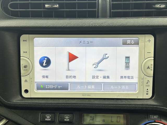 トヨタ アクア G ブラックソフトレザーセレ 大阪府 2013(平25)年 11.5万km ライムホワイトパールクリスタルシャイン 社外SDナビ　NSCP-W62/【AM/FM/BT/ワンセグTV】/バックカメラ/ドライブレコーダー搭載デジタルミラー/ETC/横滑り防止装置/シートヒーター　D+N席/社外１４インチホイール/純正フロアマット/オートライト/AAC/スペアキー